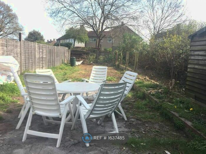 2 Bedroom Flat To Rent In Green Wrythe Lane, Carshalton, SM5