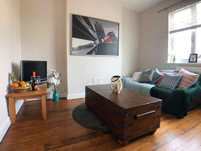 4 Bedroom House To Rent In Trent Boulevard, West Bridgford, Nottingham, NG2