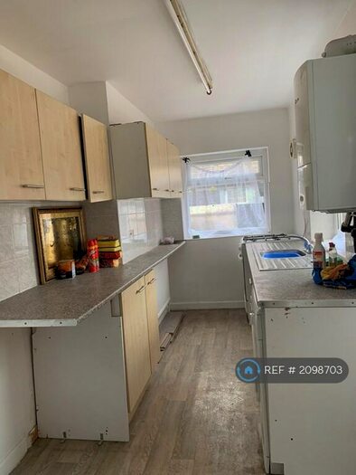 2 Bedroom Terraced House To Rent In Mackenzie Street, Manchester, M12