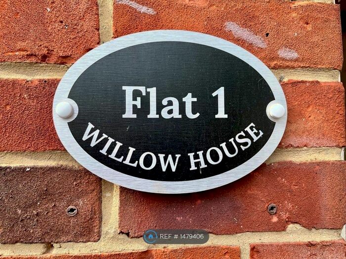 1 Bedroom Maisonette To Rent In Willow House, Wokingham, RG41