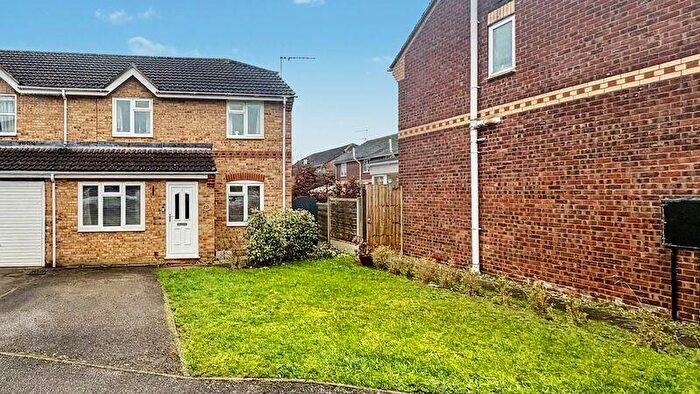 4 Bedroom Semi Detached House For Sale In Hawthorn Drive, Sleaford, NG34