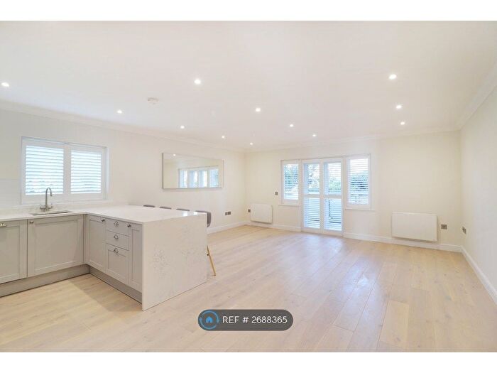 3 Bedroom Flat To Rent In Sandrock Road, Tunbridge Wells, TN2