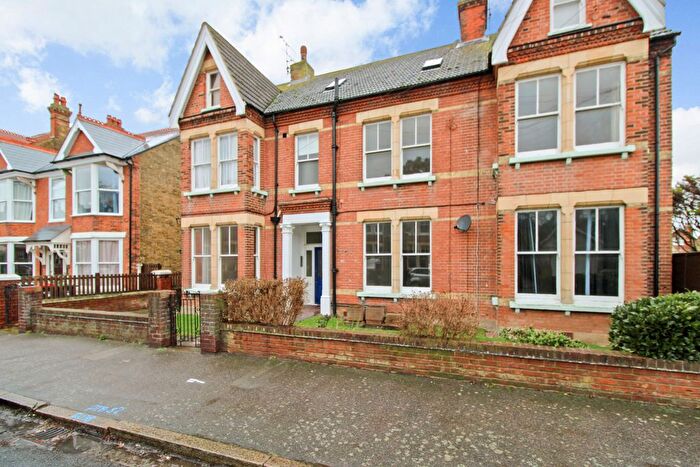 1 Bedroom Flat For Sale In Downs Park, Herne Bay, Kent, CT6