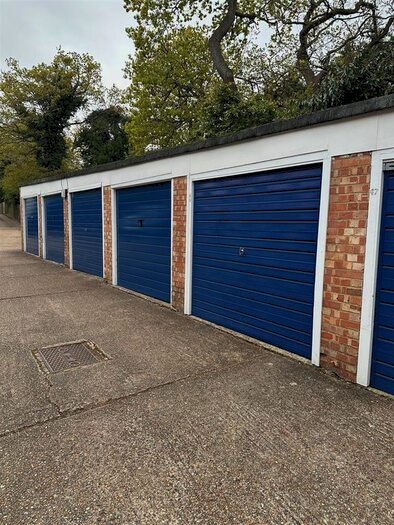 Garage / Parking To Rent In Paddockhall Road, Winnals Park, Haywards Heath, RH16