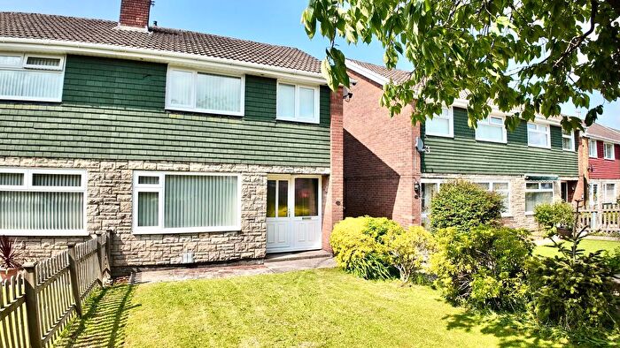 3 Bedroom Semi-Detached House For Sale In Crossfields, Crumlin, NP11