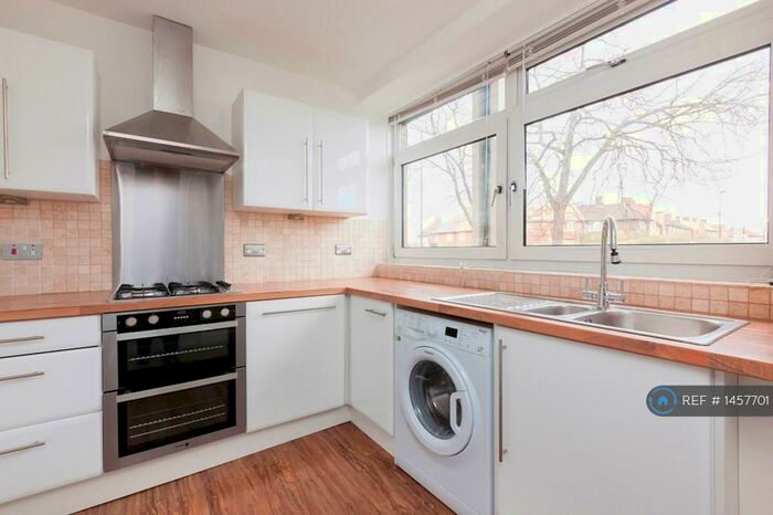 2 Bedroom Maisonette To Rent In Berkshire House, London, SE6