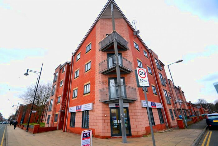 2 Bedroom Flat To Rent In Meridian Square, Stretford Road, Hulme, Manchester. Jh., M15