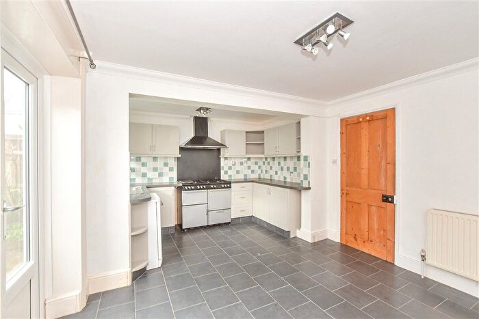 3 Bedroom Terraced House For Sale In Western Road, Hawkhurst, Cranbrook, Kent, TN18