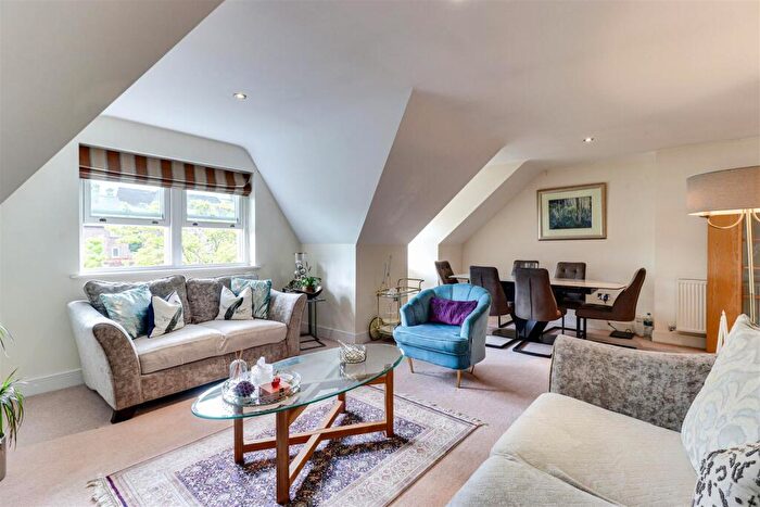 3 Bedroom Flat To Rent In York Road, Guildford, GU1