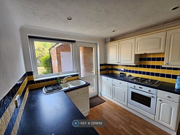 3 Bedroom Terraced House To Rent In Lily Hill Road, Bracknell, RG12