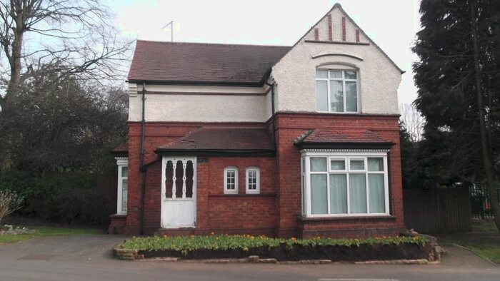 2 Bedroom Detached House To Rent In Court Oak Road, Harbourne, B17