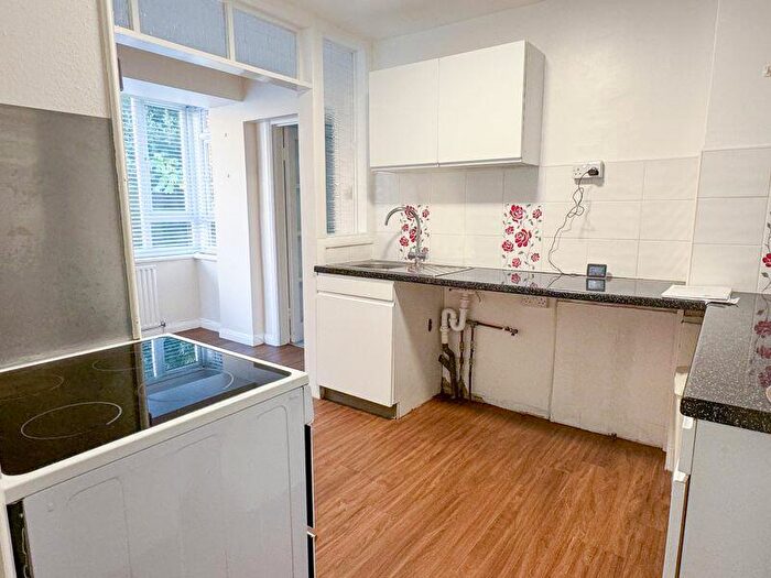 2 Bedroom Flat For Sale In Limmer Lane, Felpham Village, PO22