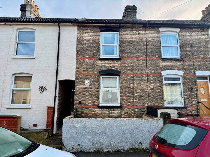 2 Bedroom Terraced House For Sale In King Street, Gillingham, Kent, ME7