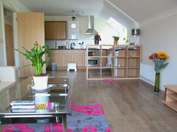 2 Bedroom Flat To Rent In Elland Close, Barnet, EN5