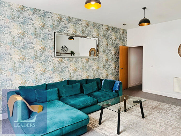 2 Bedroom Flat To Rent In Clarence Square, BN1