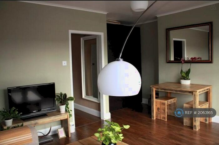 1 Bedroom Flat To Rent In Colworth Grove, London, SE17