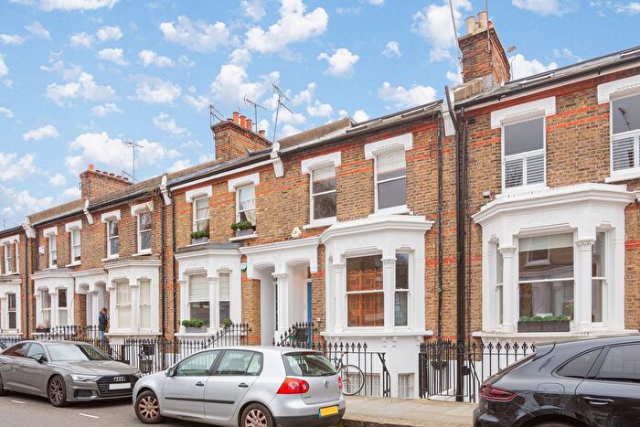 3 Bedroom Flat For Sale In Burnaby Street, London, SW10