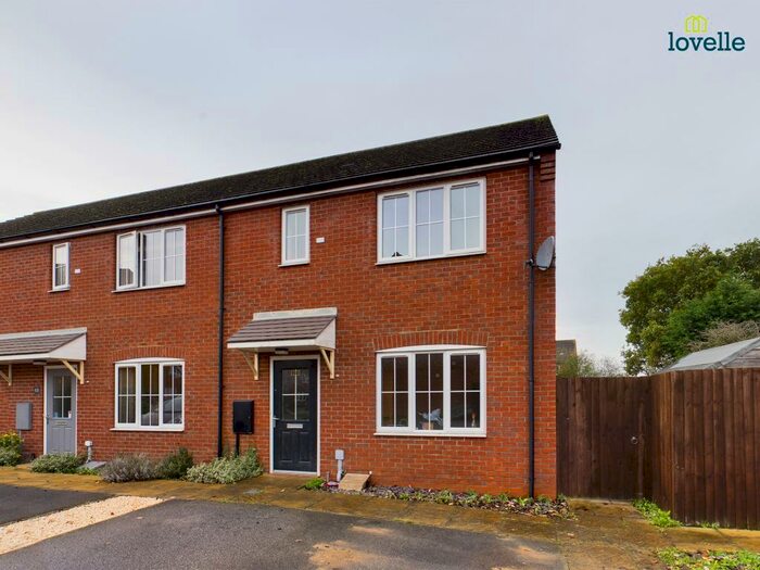 3 Bedroom End Of Terrace House To Rent In Moorhen Close, Market Rasen, LN8