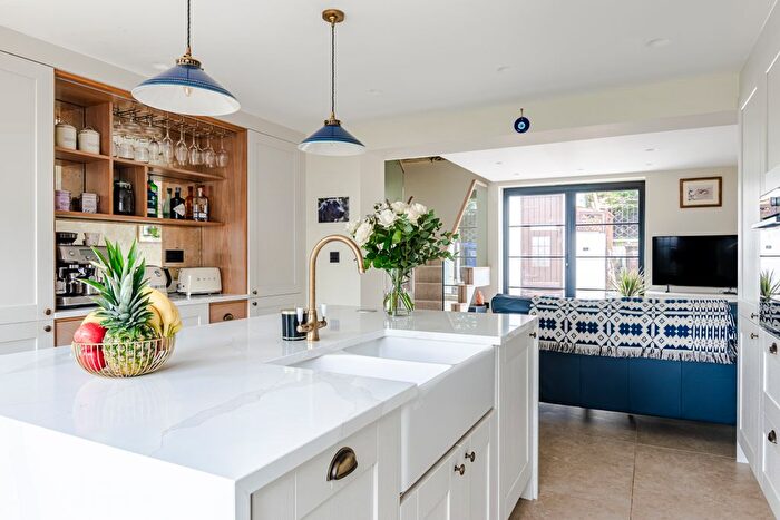 3 Bedroom Detached House For Sale In Brayton Lane, Brayton, North Yorkshire, YO8