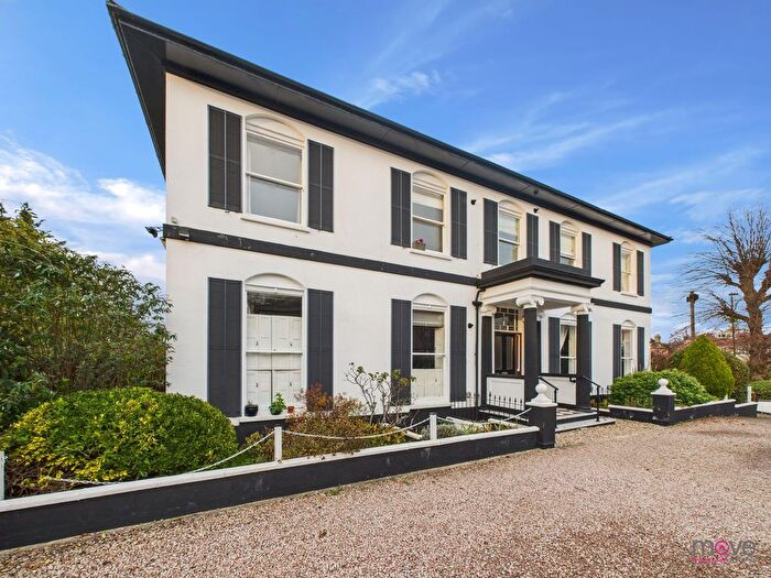 2 Bedroom Flat For Sale In Cirencester Road, Charlton Kings, GL53