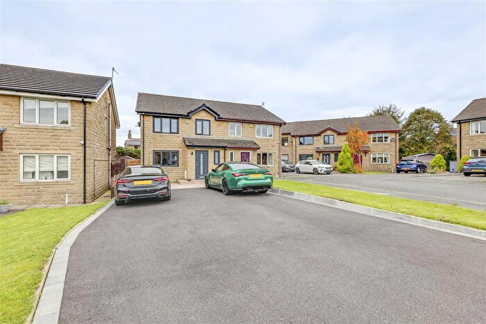 3 Bedroom Semi-detached House For Sale In Marl Pits, Rawtenstall, Rossendale, BB4