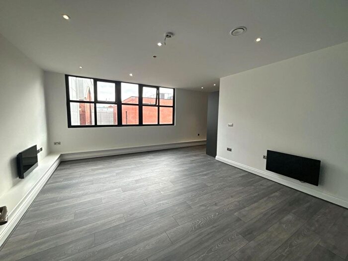 2 Bedroom Flat To Rent In Water Street, Birmingham, B3