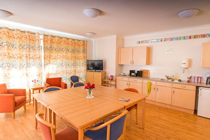 1 Bedroom Flat To Rent In Grange Avenue, Luton, Bedfordshire, LU4