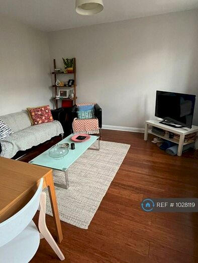 2 Bedroom Flat To Rent In Rambler Building, London, N1