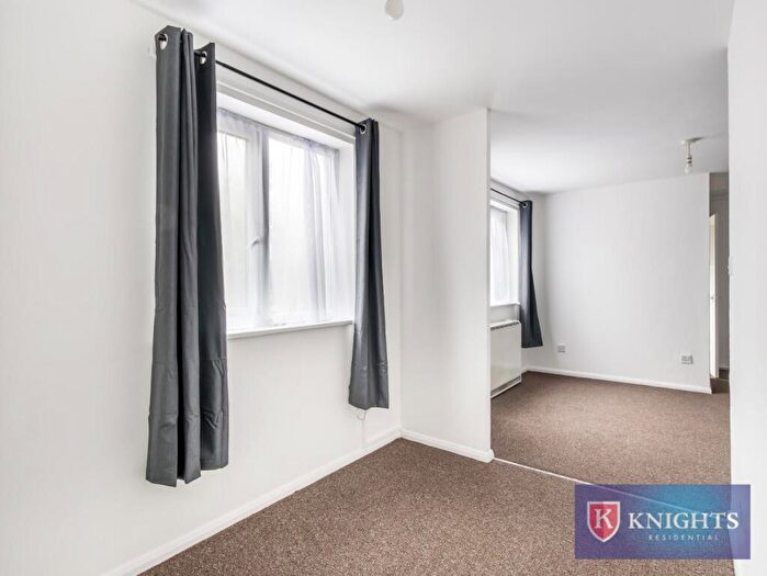 Flat For Sale In Linnet Close, London, N9