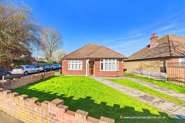 2 Bedroom Detached Bungalow For Sale In Little Green Lane, Chertsey, Surrey, KT16
