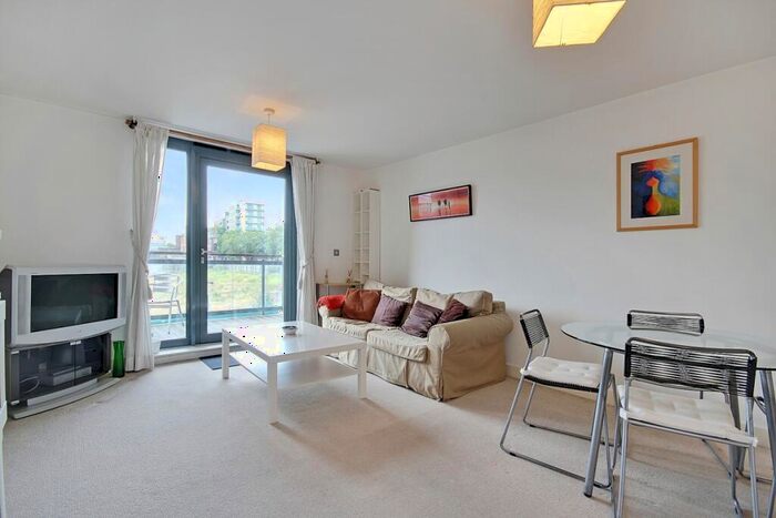 2 Bedroom Flat To Rent In Eluna Apartments, Wapping Lane, London, E1W
