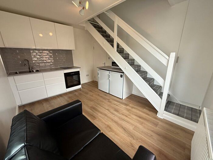 1 Bedroom Flat To Rent In Priestden Park, Fife, KY16