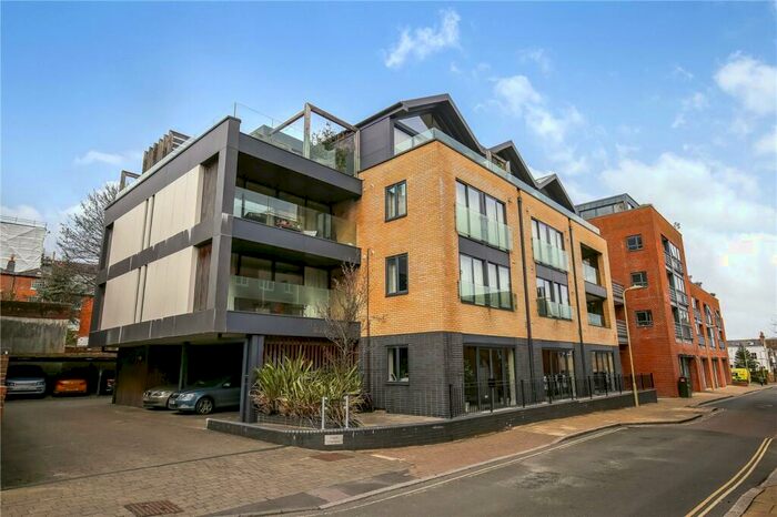 1 Bedroom Apartment To Rent In Staple Gardens, Winchester, Hampshire, SO23