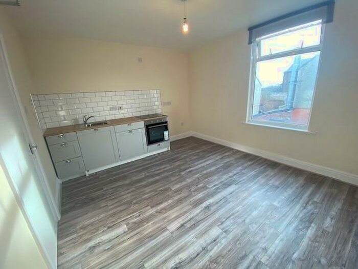 3 Bedroom Flat To Rent In Durning Road, Liverpool, L7