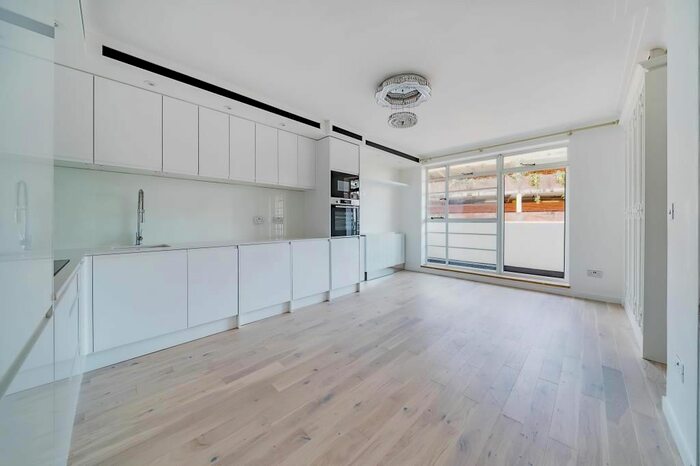 1 Bedroom Flat To Rent In Lichfield Court, Richmond, TW9