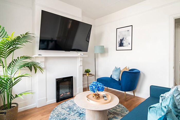 2 Bedroom Town House To Rent In May St, Luton, LU1