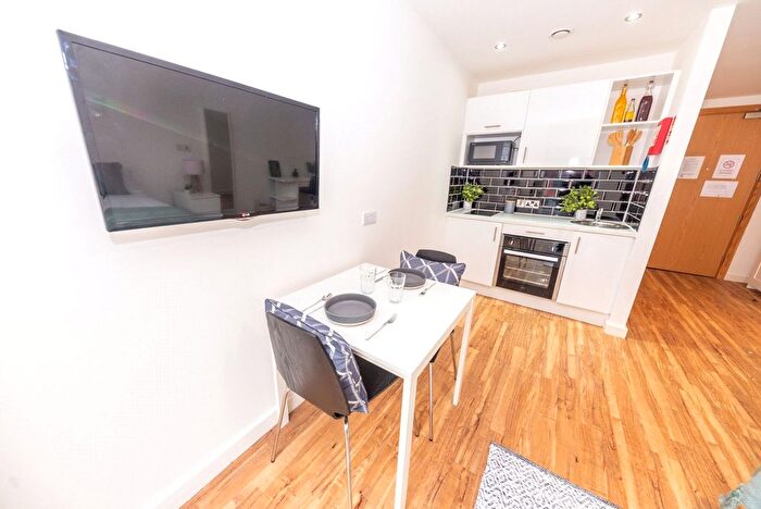 1 Bedroom Flat To Rent In Plaza Boulevard, Liverpool, L8