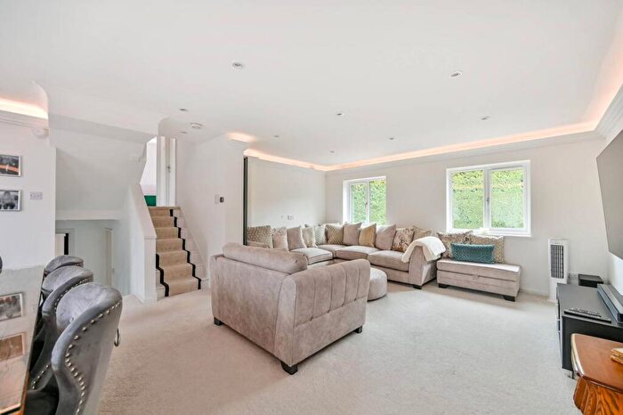 5 Bedroom Detached House For Sale In Agars Place, Datchet, SL3