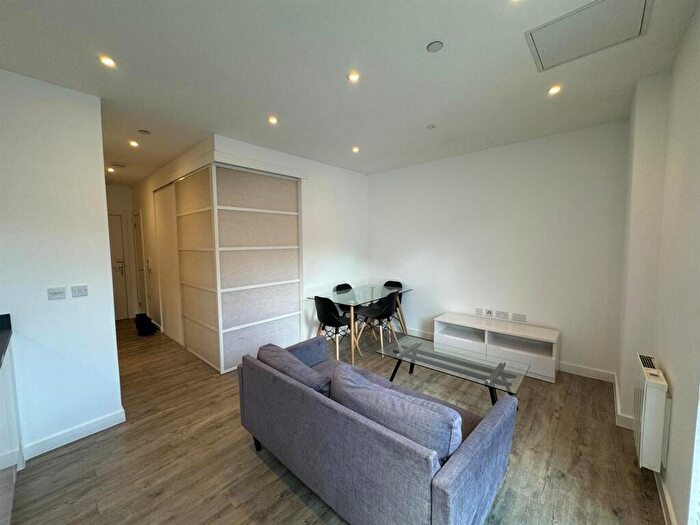 Apartment To Rent In Kings Road, Reading, RG1