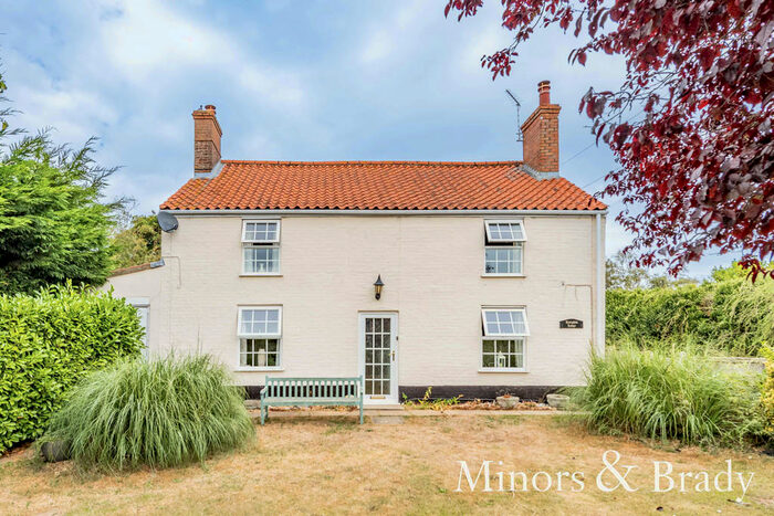 4 Bedroom Detached House For Sale In Ormesby Lane, Filby, NR29