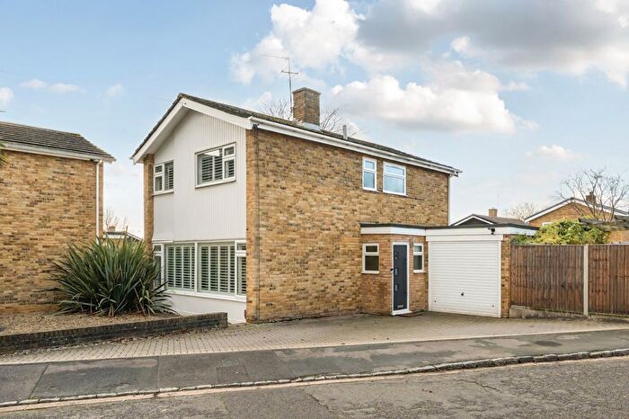 3 Bedroom Detached House For Sale In St. Peters Close, Burnham, Buckinghamshire, SL1