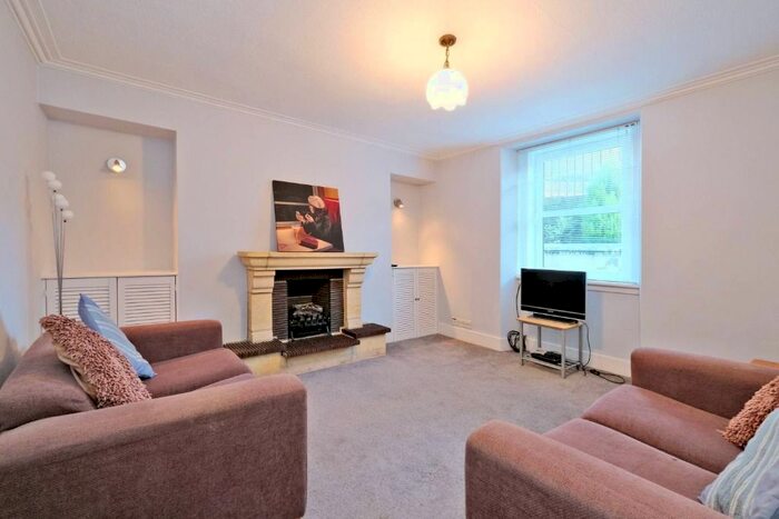 2 Bedroom Flat To Rent In Crown Street, City Centre, Aberdeen, AB11