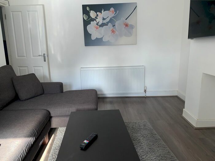 1 Bedroom Flat To Rent In Peel Road, Wealdstone, Harrow, HA3