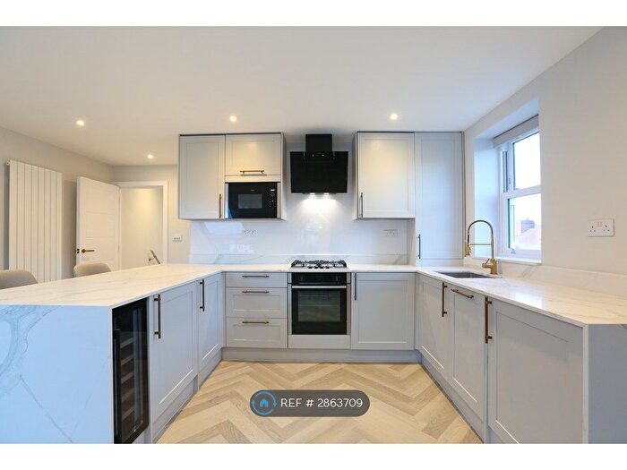 2 Bedroom Terraced House To Rent In Mitcham Road, London, SW17