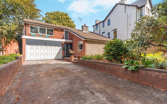 3 Bedroom Detached House For Sale In Victoria Crescent, Nottingham, Nottinghamshire, NG5