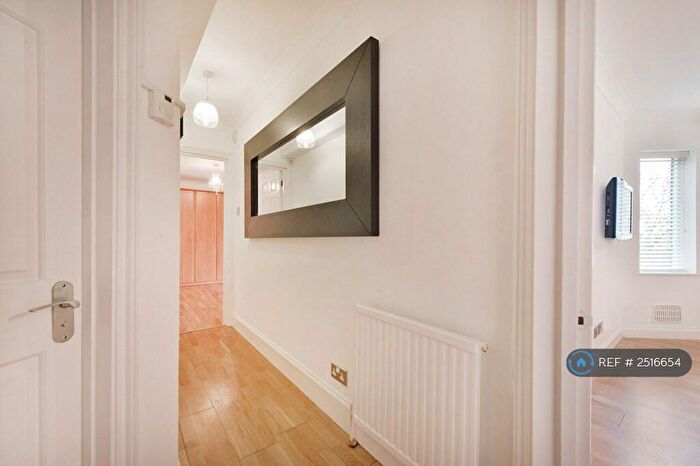 1 Bedroom Flat To Rent In Mulberry Lodge, Enfield, EN2