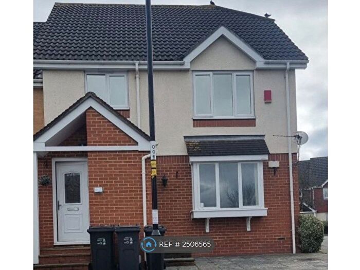 2 Bedroom Maisonette To Rent In Kelvin Gardens, Croydon, CR0