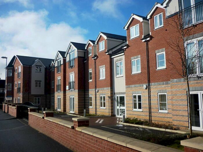 3 Bedroom Flat To Rent In Sutherland Avenue, Roundhay, Leeds, LS8