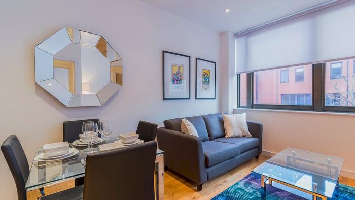 1 Bedroom Flat To Rent In Eastern Road, Romford, RM1