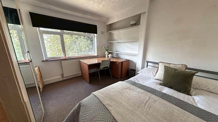 6 Bedroom House To Rent In Rolleston Drive, Nottingham, NG7